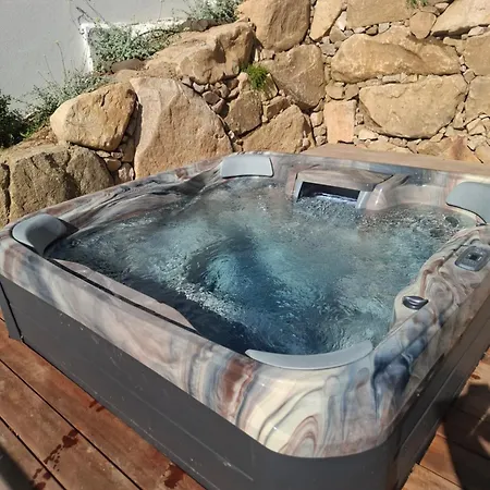 Domaine Le Chemin Des Oliviers Jusqu'A 12 Personnes Maison 3 Chambres 8 Personnes Avec Piscine Et Ou Maisonnette Studio Et Tente Bulle 4 Personnes Avec Jacuzzi וילה *